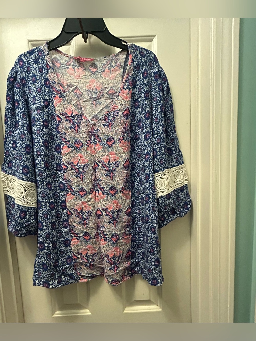 Floral light weight boho V neck crochet sleeves tunic top